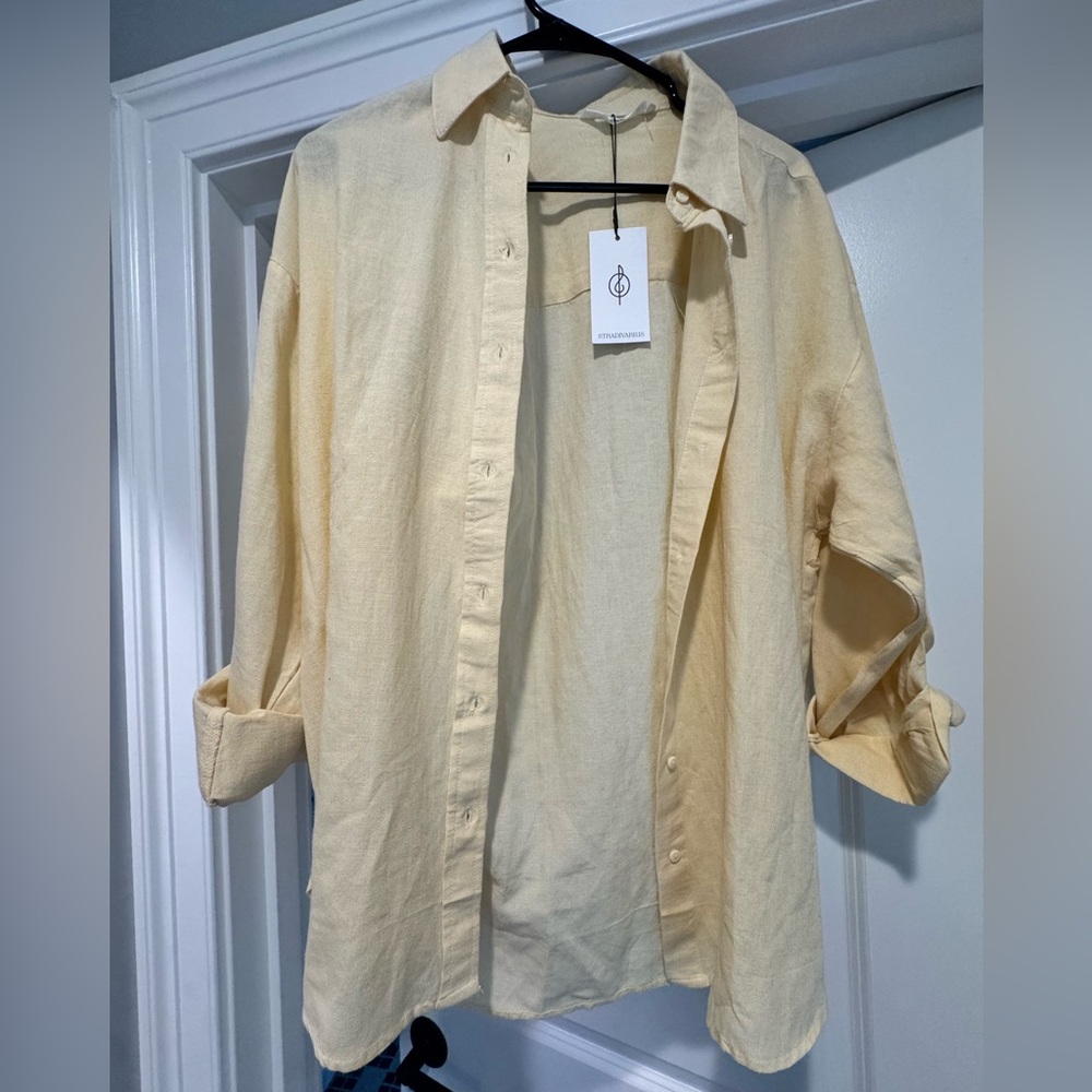 Neverworn Stradivarius button up